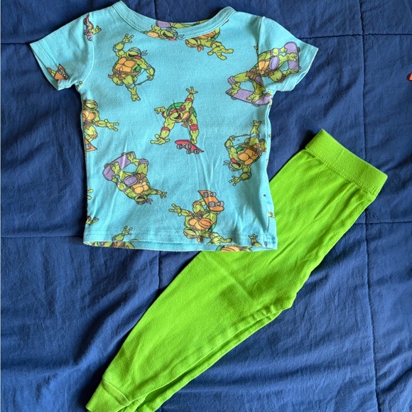 Multi-Character pajama sets. - Picture 4 of 5